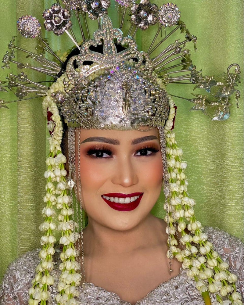 Kecantikan Pengantin Betawi....  Make Up & 