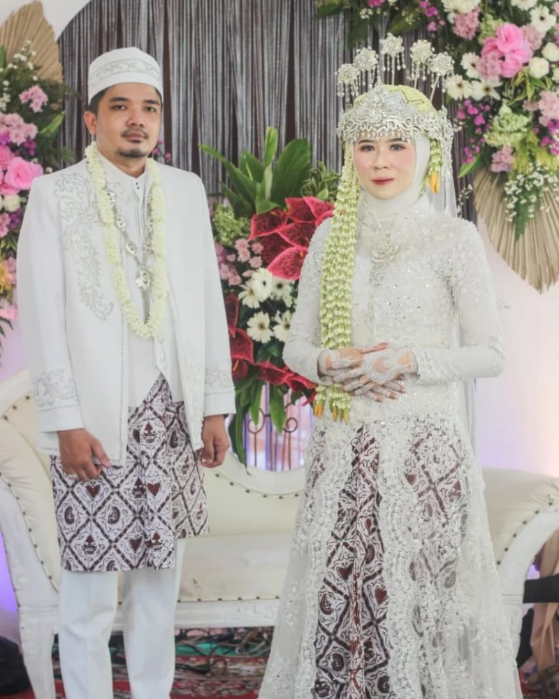 Akad Nikah Anya & Dika

#heragriyapengantin 
#sanggarrias 
#sanggarriaspengantin 