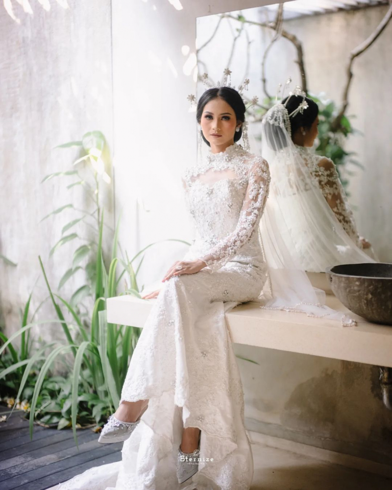 Beautifull In White....

Venue
@azilavilla
Make Up & Attire
@hera_griyapengantin 
Mua 