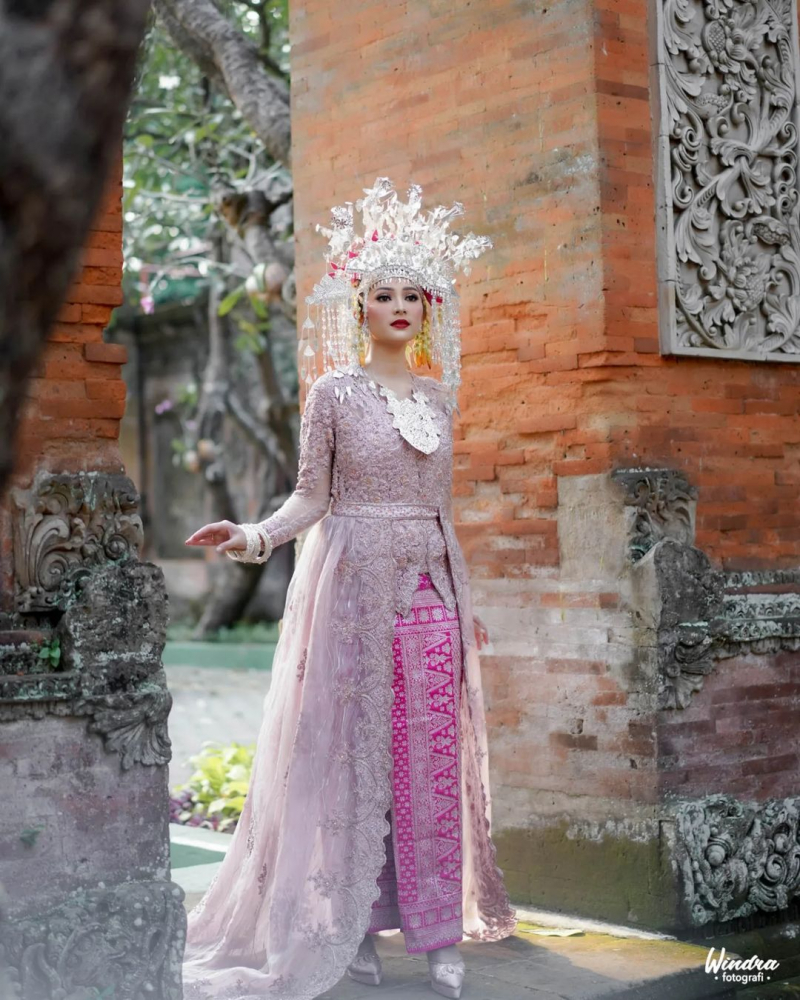 The Beautifull Of Palembang Bride

#heragriyapengantin 
#muajakarta 
#makeupwedding 