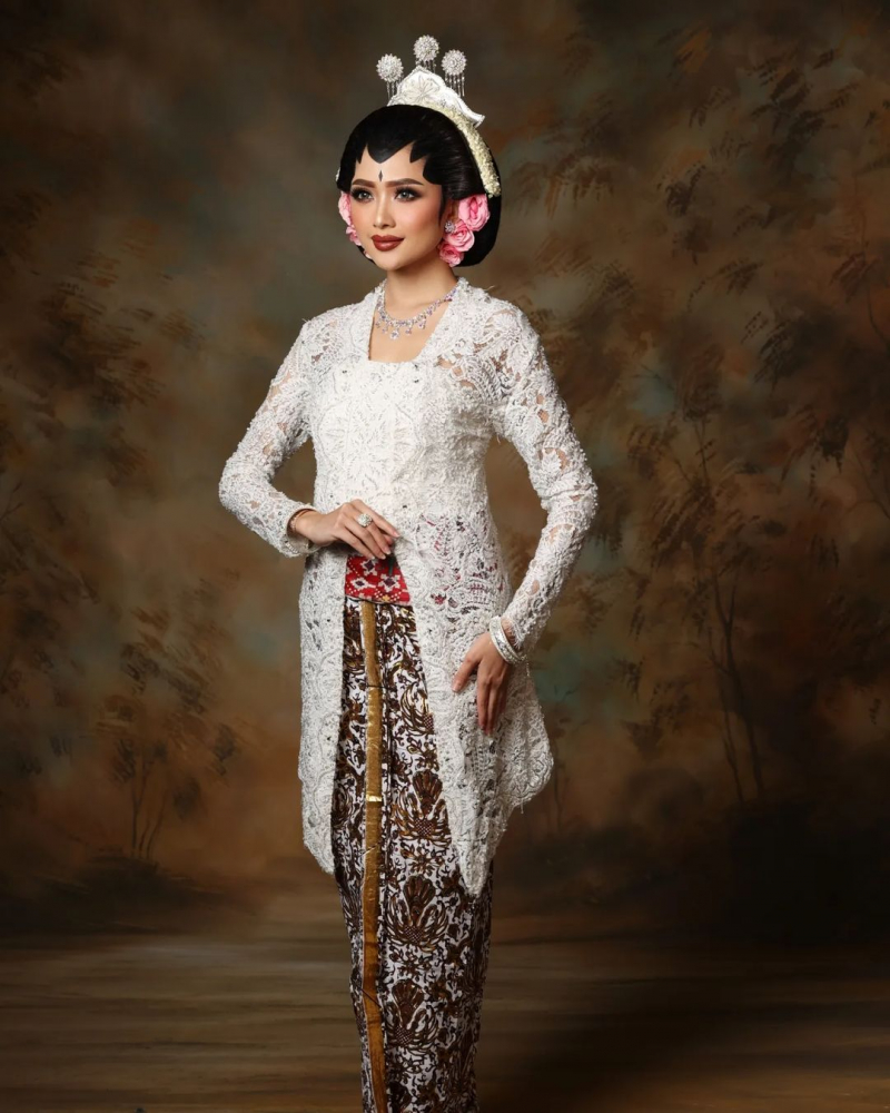 Kecantikan Pengantin Jogja Putri

Make Up, Attire & 