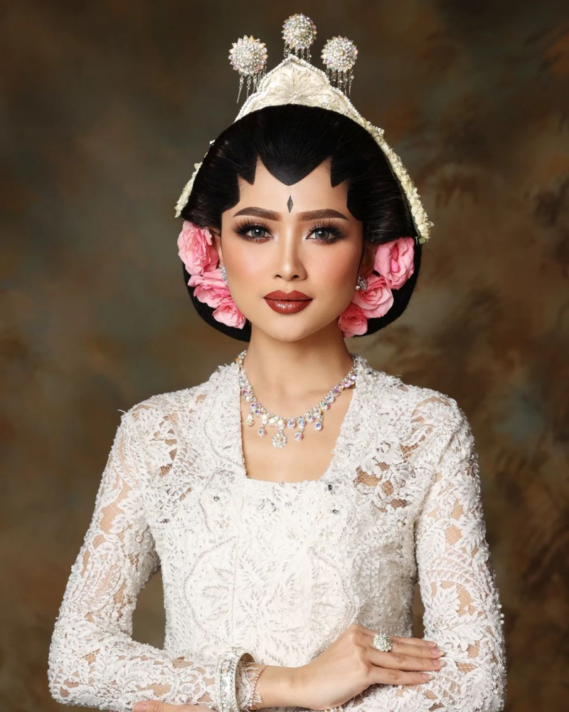 Pengantin Jogja Putri

#heragriyapengantin 
#wedding
#pengantinindonesia 
#pengantinadat 
#pengantinadatjawa 
#pengantinjogjaputri 