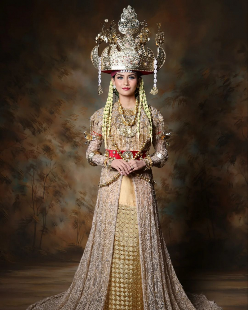 Pengantin Lampung Modifikasi

#heragriyapengantin 
#sanggarriaspengantinjakarta 
#sanggarrias 
#makeuppernikahan 
#pengantinindonesia 