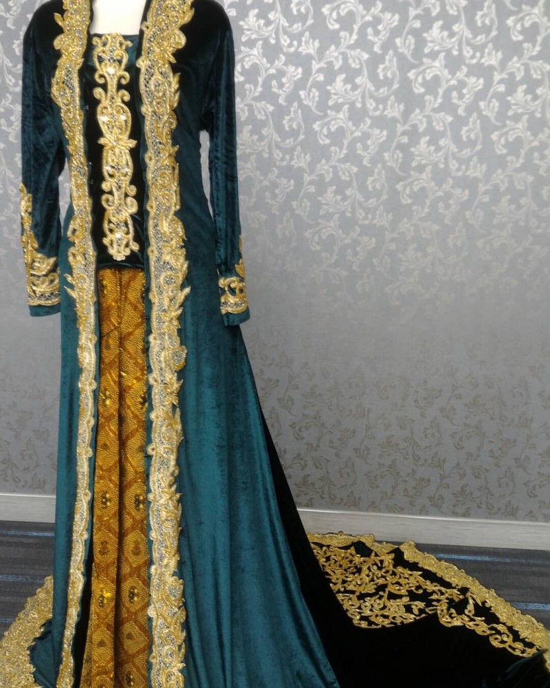 Kebaya Beludru Hijau Mini Wedding Expo HIS 